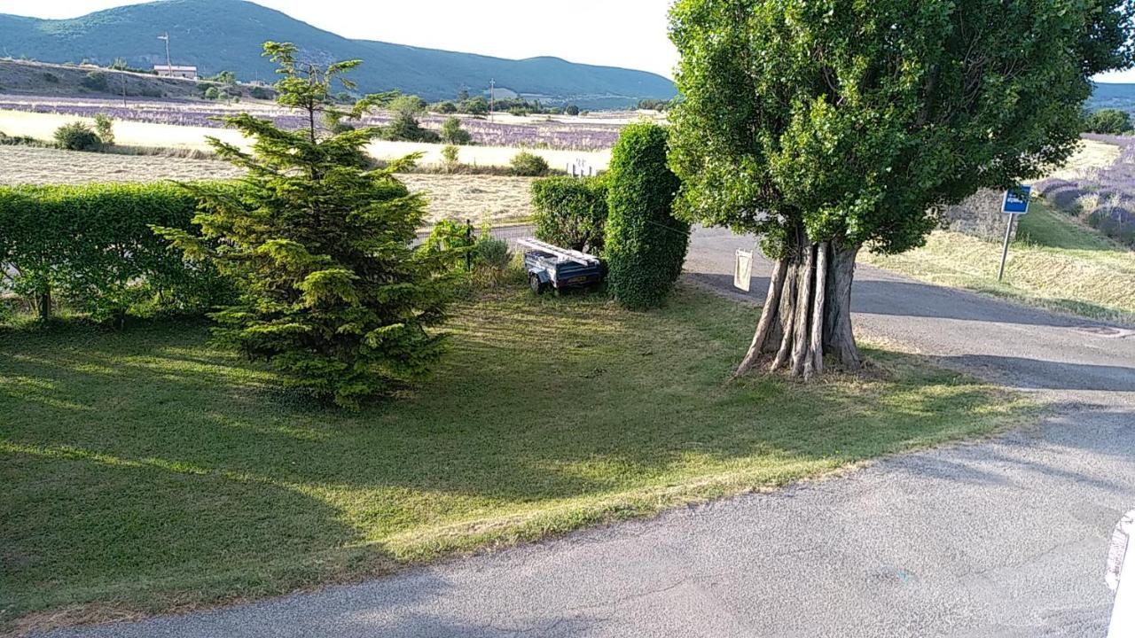 Les Bois Rouges Bed & Breakfast La Rochegiron Bagian luar foto