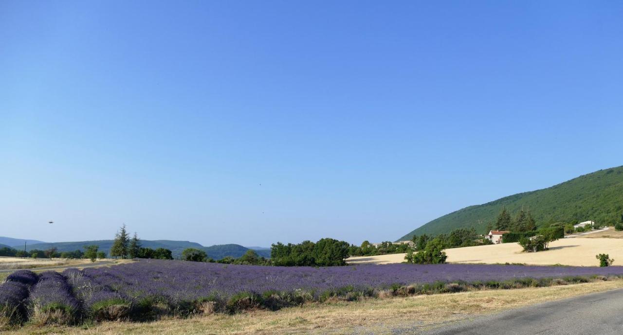 Les Bois Rouges Bed & Breakfast La Rochegiron Bagian luar foto